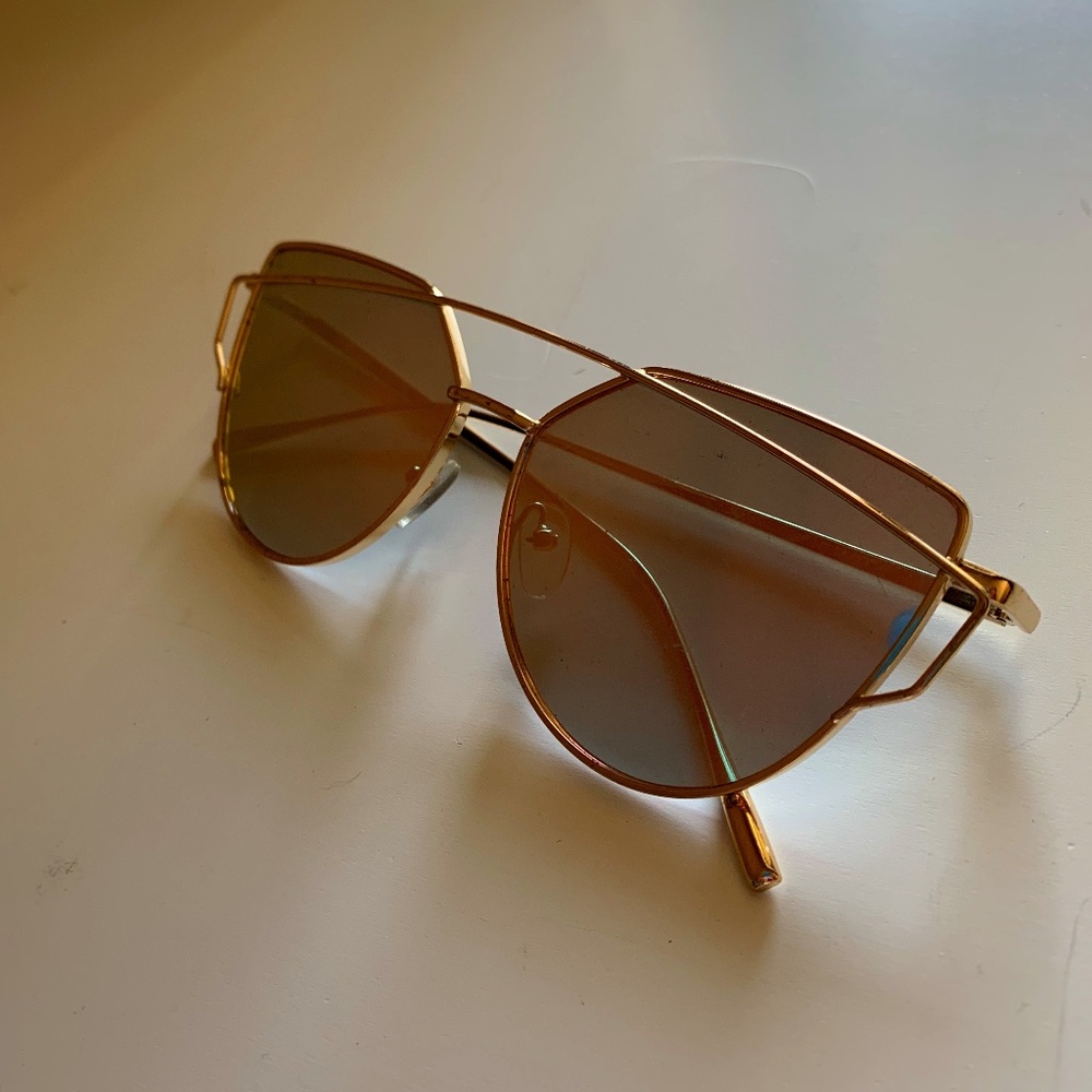 Cat-Eye Pink Polar Sunglasses with Gold Brass Frames & Flat Fit Cheap-Chic Look